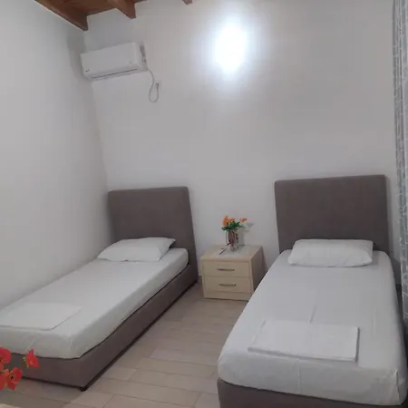 Casa de hóspedes 69 - Jonufer 3*