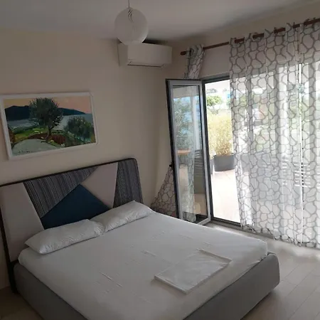 Casa de hóspedes 69 - Jonufer 3*